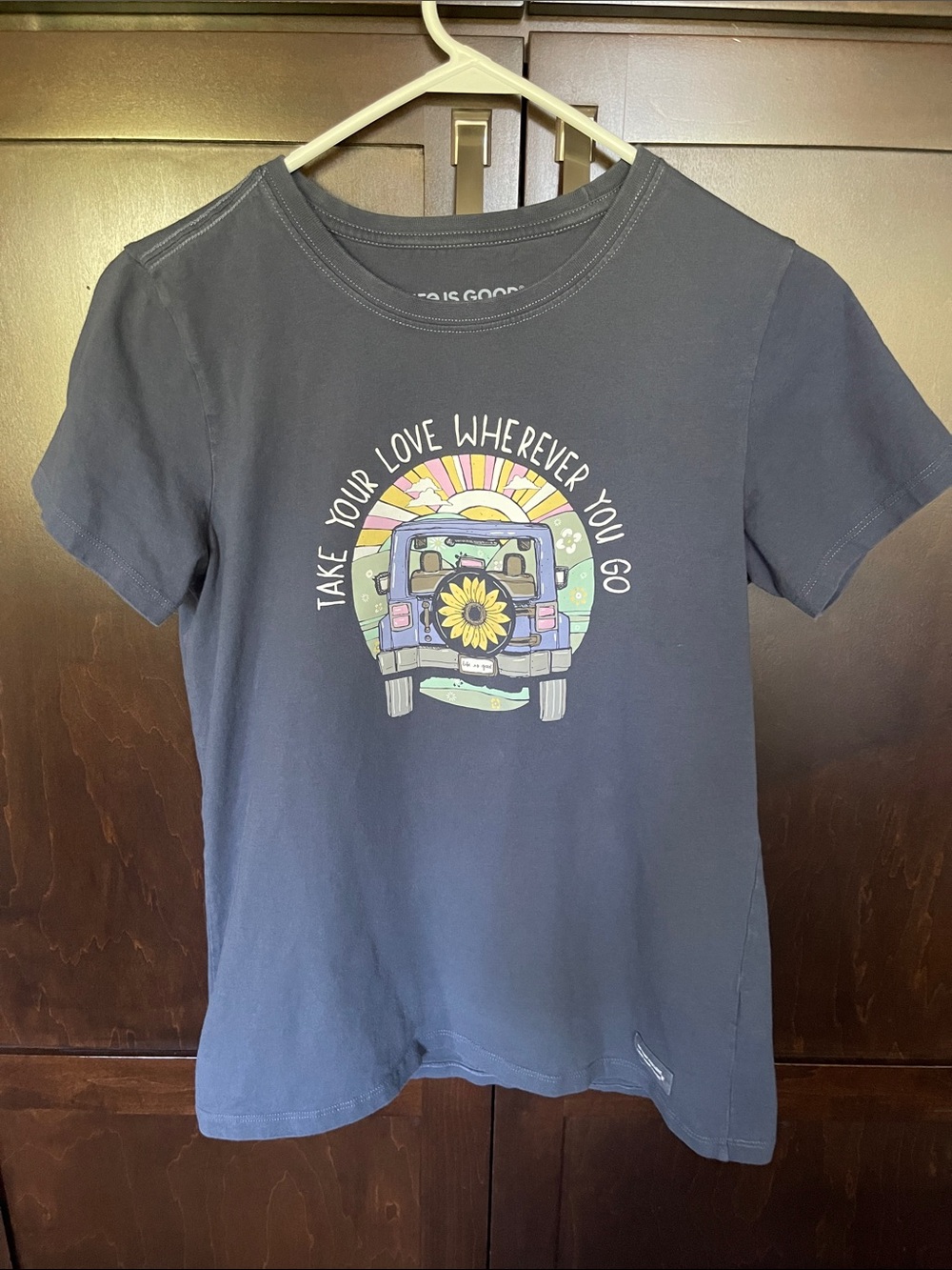 Women’s Life Is Good medium tee. EUC